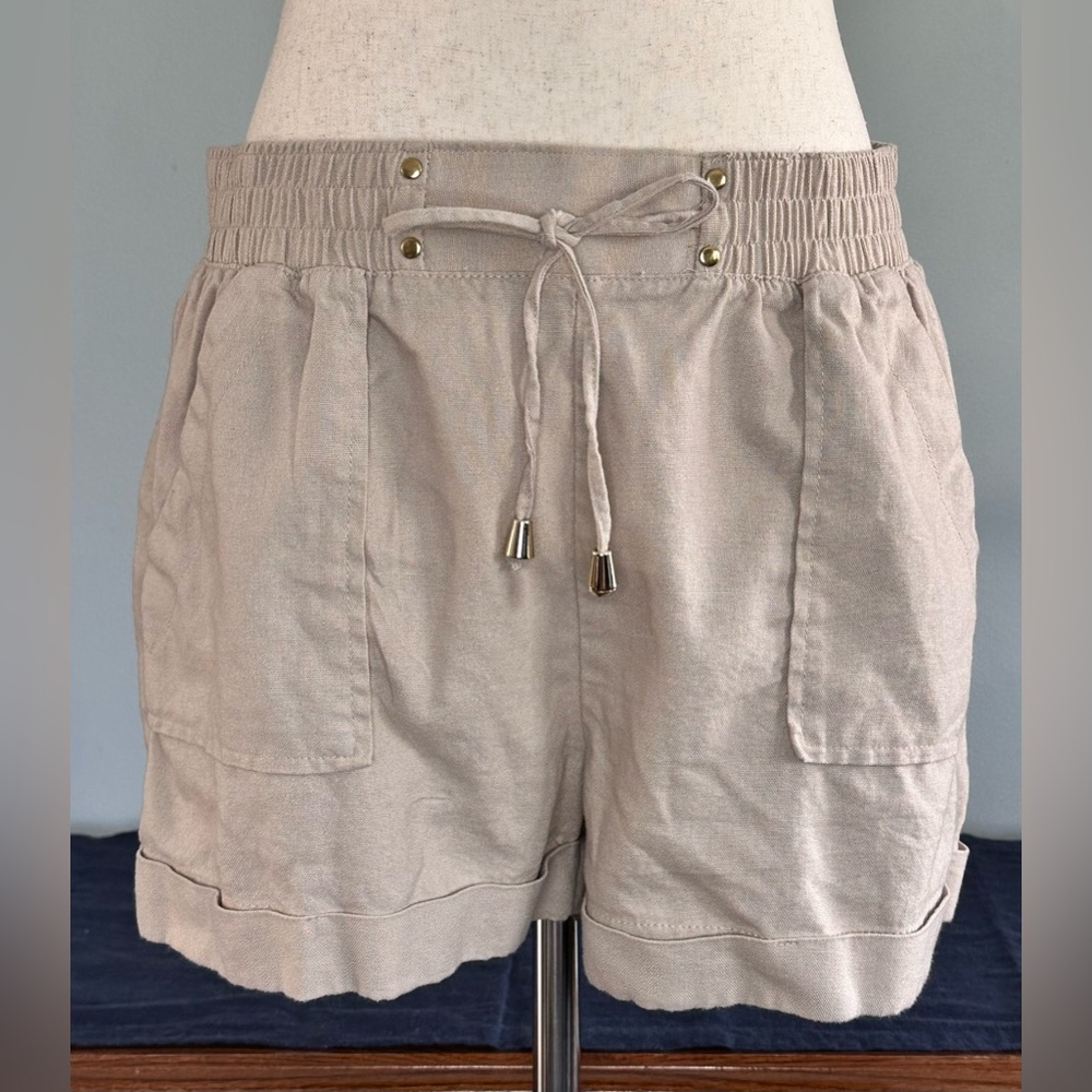 Simply Blessed Woman’s Shorts Tan Linen/Rayon Blend Sz 8